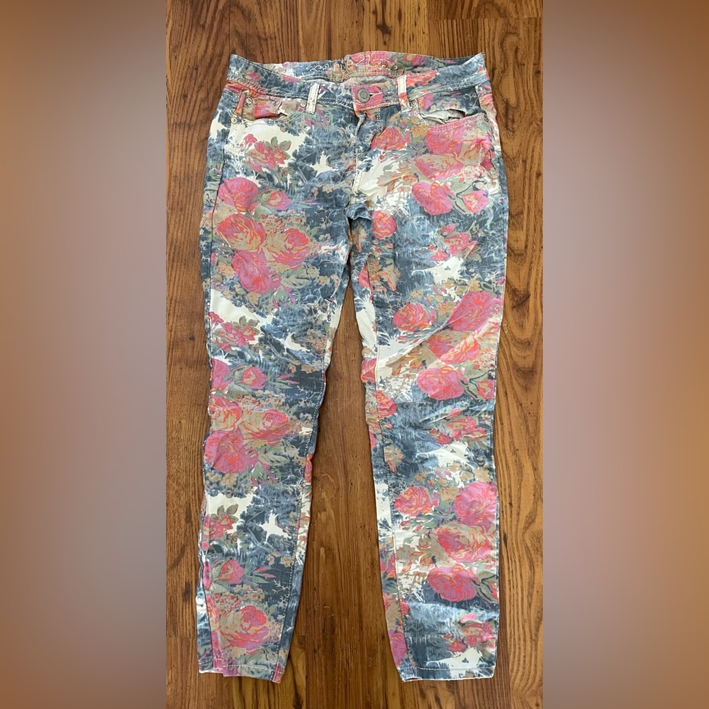 Rue 21 Floral Patterned Pants